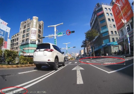 圖4：闖紅燈前停止線